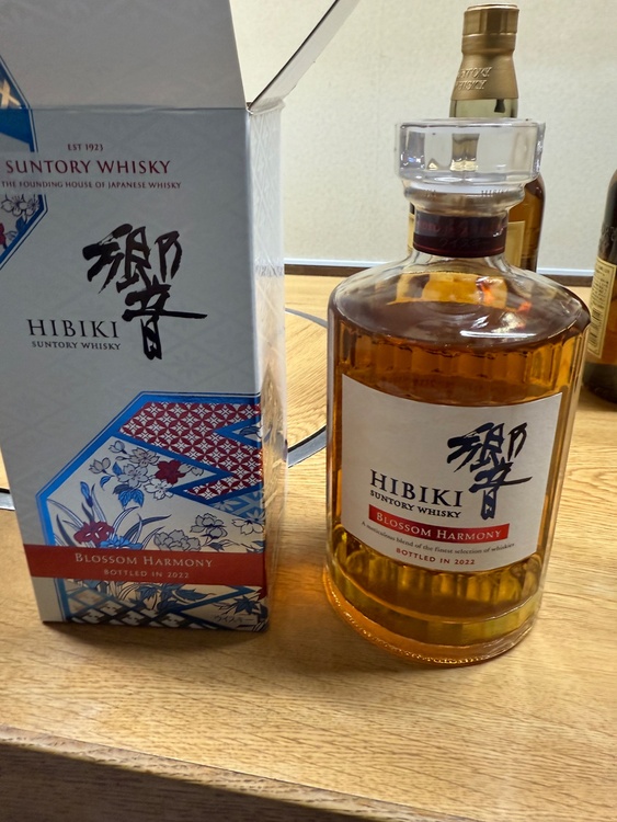 響（お酒）の商品画像 - 査定依頼日：2025年12月6日 - 最高査定価格：17,000円