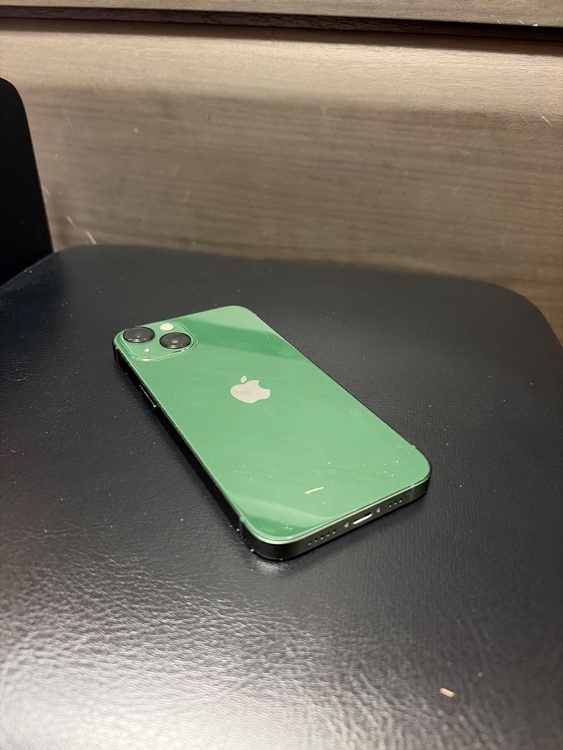 iPhone iPhone 13 256GB Softbank（スマホ）の商品画像 - 査定依頼日：2026年6月4日 - 最高査定価格：37,000円