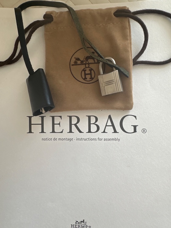 HERBAG（ブランドバッグ）の商品画像 - 査定依頼日：2026年7月10日 - 最高査定価格：150,000円