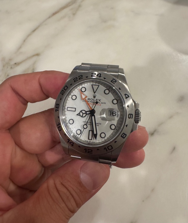 ロレックス エクスプローラー II 42mm（高級時計）の商品画像 - 査定依頼日：2026年4月22日 - 最高査定価格：1,870,000円