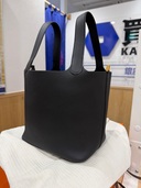 ピコタン　22サイズ　黒色　金金具（ブランドバッグ）の商品画像 - 査定依頼日：2025年11月15日 - 最高査定価格：620,000円