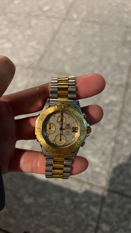 タグホイヤー その他 3000プロフェッショナル　23420（高級時計）の商品画像 - 査定依頼日：2025年9月11日 - 最高査定価格：55,000円