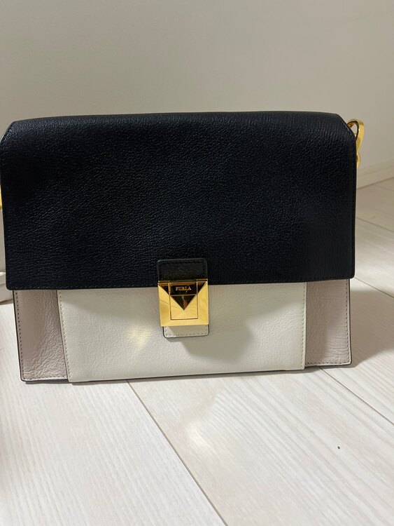 その他 フルラ （ブランドバッグ）の商品画像 - 査定依頼日：2025年3月24日 - 最高査定価格：3,000円