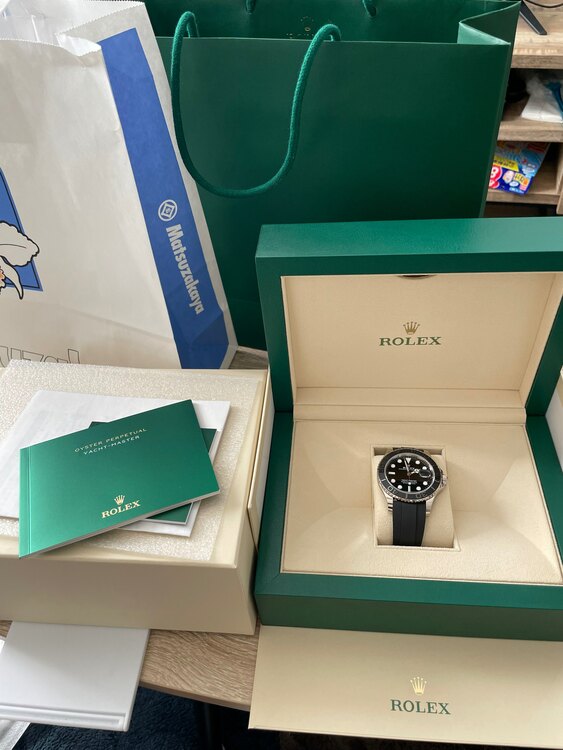 ロレックス ヨットマスター 22665（高級時計）の商品画像 - 査定依頼日：2024年12月26日 - 最高査定価格：4,050,000円