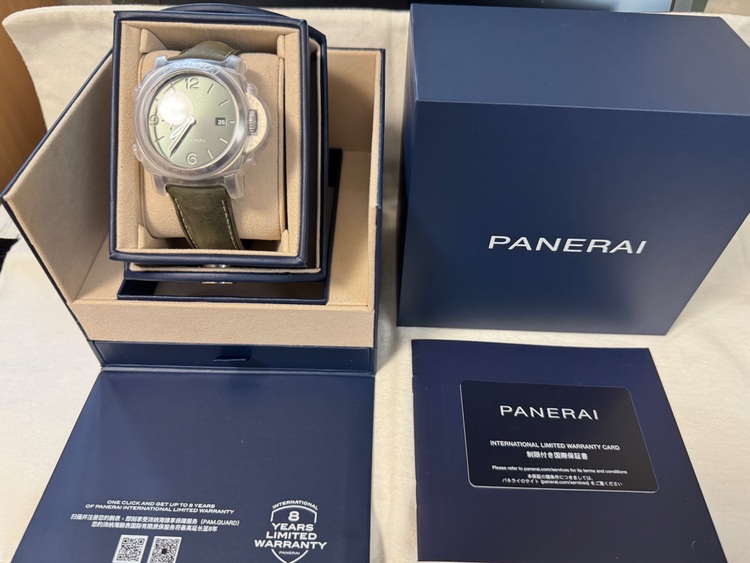 ルミノールマリーナチタニオPAM03325グリーンサンブラッシュダイヤル（高級時計）の商品画像 - 査定依頼日：2025年8月10日 - 最高査定価格：1,200,000円