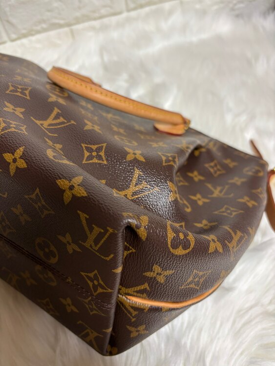 ルイヴィトン モノグラム ハンドバッグ　テュレンMM トートバッグ（ブランドバッグ）の商品画像 - 査定依頼日：2025年4月15日 - 最高査定価格：110,000円