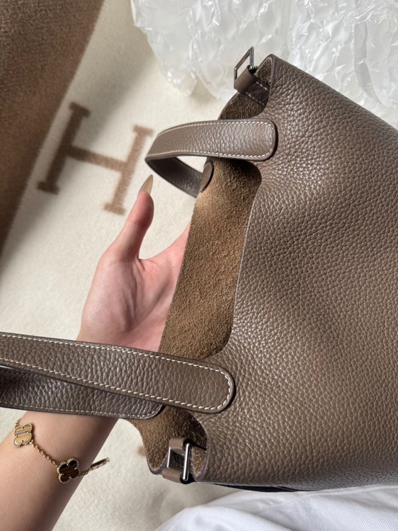 ピコタンロック18（ブランドバッグ）の商品画像 - 査定依頼日：2025年6月28日 - 最高査定価格：310,000円