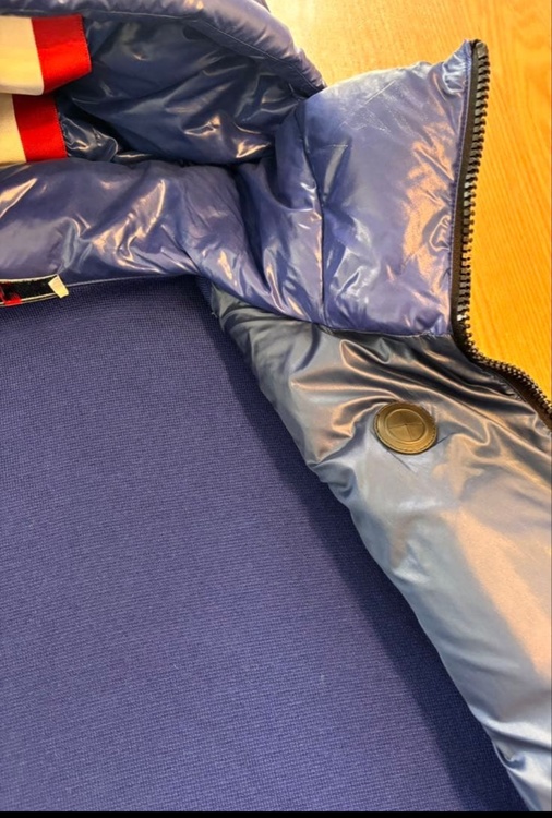 モンクレール（古着・ファッション）の商品画像 - 査定依頼日：2025年12月27日 - 最高査定価格：40,000円