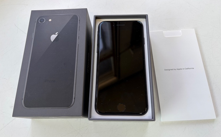 iPhone8 256GB SIMフリー（スマホ）の商品画像 - 査定依頼日：2026年3月21日 - 最高査定価格：8,000円