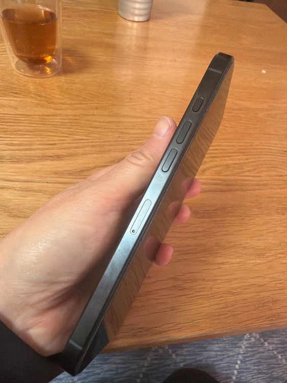 iPhone iPhone 16 Pro Max 256GB Softbank（スマホ）の商品画像 - 査定依頼日：2026年10月11日 - 最高査定価格：139,000円