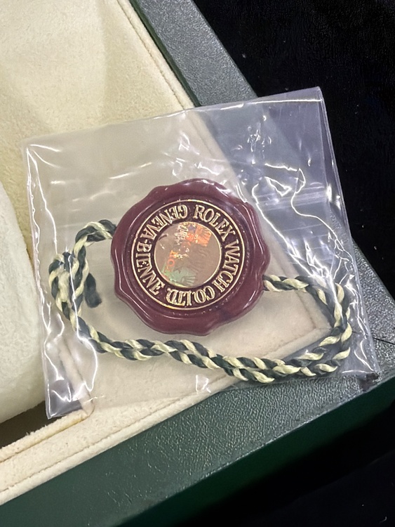 ロレックス デイトナ 116520b（高級時計）の商品画像 - 査定依頼日：2026年3月24日 - 最高査定価格：3,600,000円