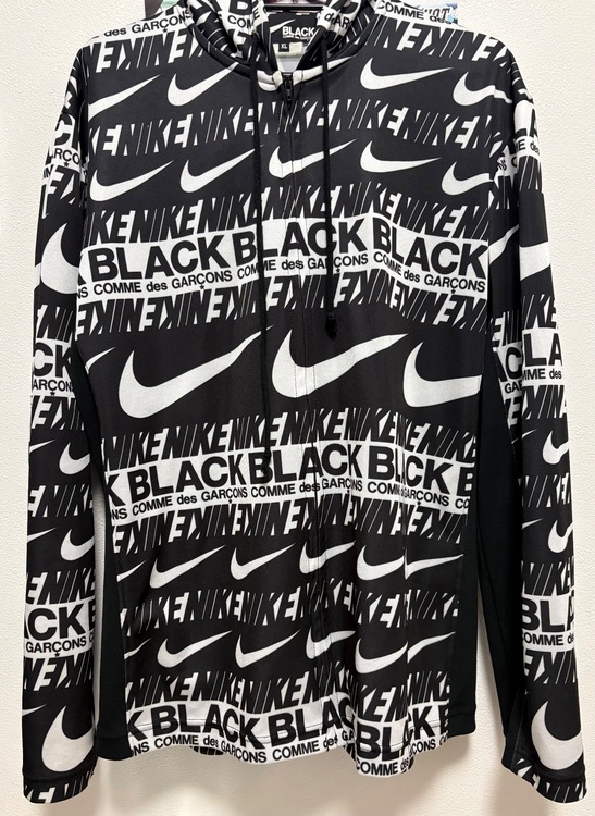 BLACK COMME des GARCONS NIKE パーカー（古着・ファッション）の商品画像 - 査定依頼日：2026年10月19日 - 最高査定価格：4,000円