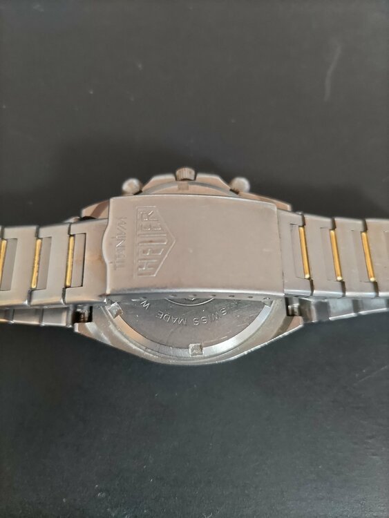 タグホイヤー その他 クロノグラフ 225.206 デイト 100m防水 黒 ブラック TI チタン（高級時計）の商品画像 - 査定依頼日：2026年1月21日 - 最高査定価格：70,000円