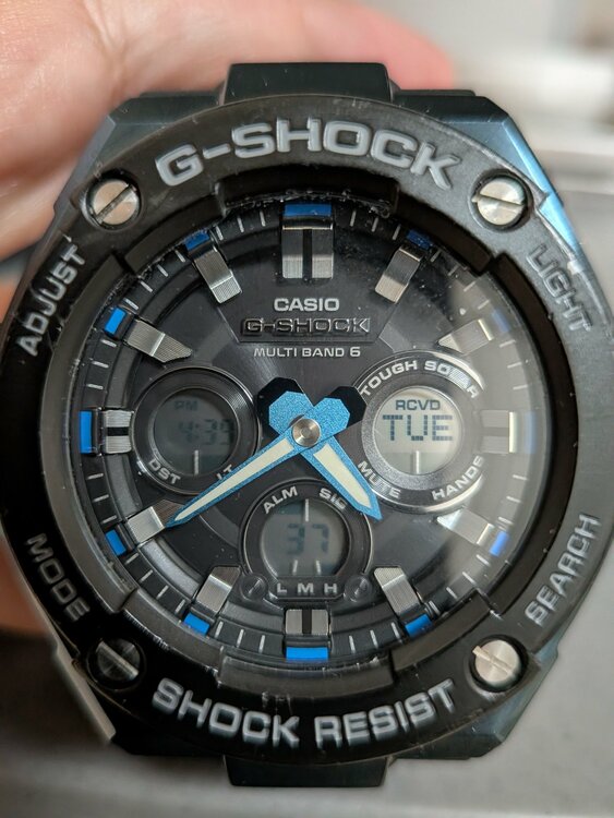 GST-W300G-1A2JF（高級時計）の商品画像 - 査定依頼日：2026年4月14日 - 最高査定価格：100,000円