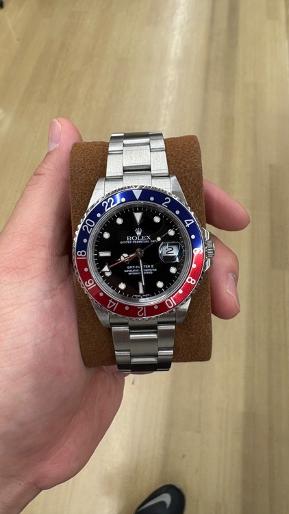 ロレックス GMTマスター 16710BLRO（高級時計）の商品画像 - 査定依頼日：2026年3月6日 - 最高査定価格：1,800,000円