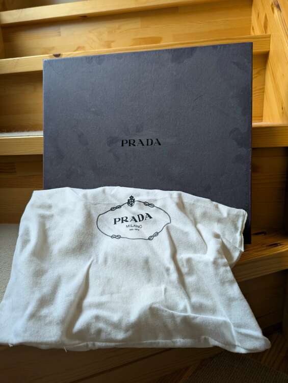 プラダ  （ブランドバッグ）の商品画像 - 査定依頼日：2025年5月27日 - 最高査定価格：30,000円