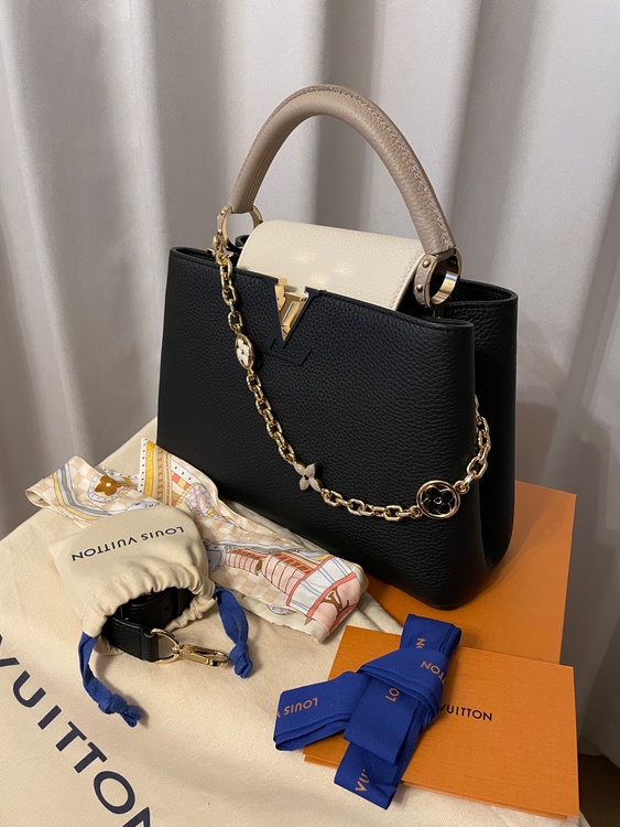 カプシーヌMM（ブランドバッグ）の商品画像 - 査定依頼日：2025年12月26日 - 最高査定価格：400,000円