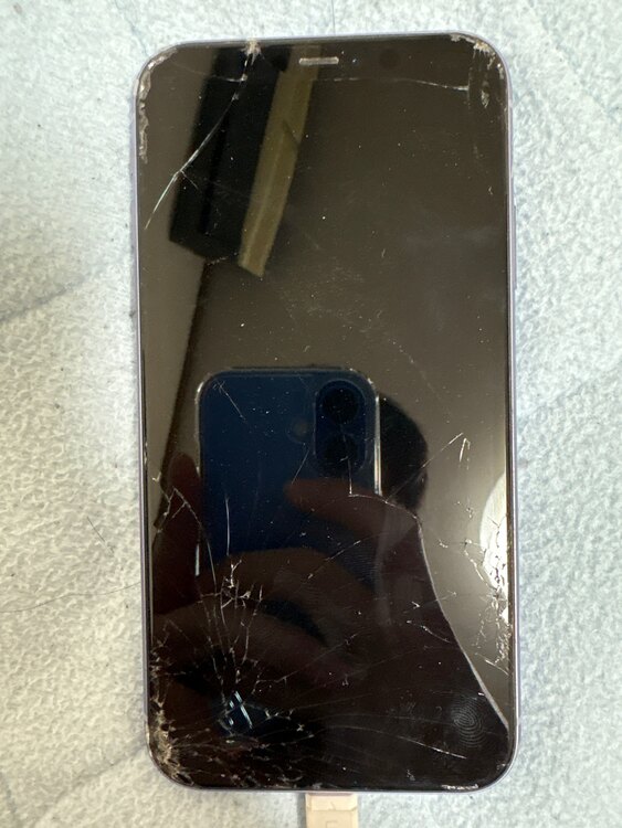 iPhone11 128GB SIMフリー（スマホ）の商品画像 - 査定依頼日：2025年5月8日 - 最高査定価格：7,000円