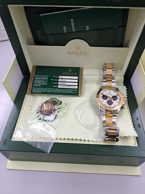 ロレックス デイトナ 116523（高級時計）の商品画像 - 査定依頼日：2025年5月9日 - 最高査定価格：2,800,000円