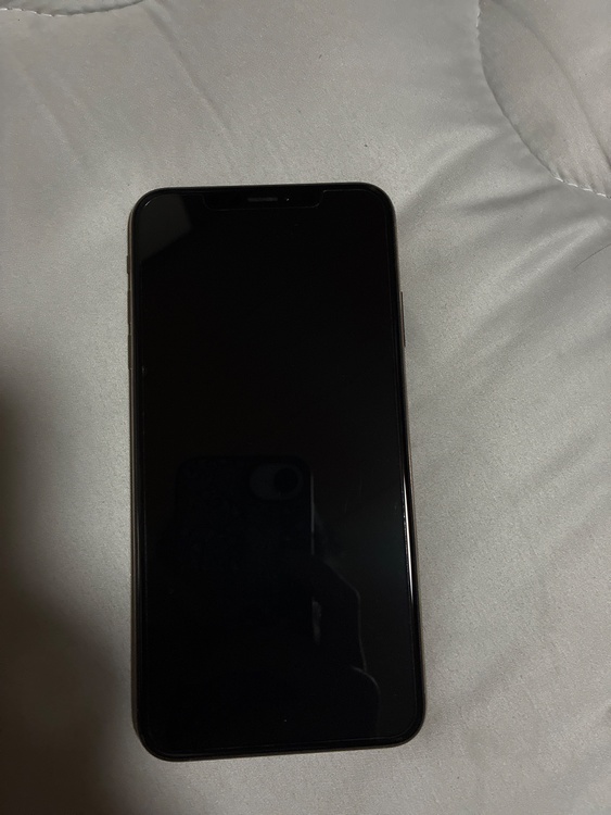 iPhone iPhoneXS Max 64GB au（スマホ）の商品画像 - 査定依頼日：2026年7月19日 - 最高査定価格：14,000円