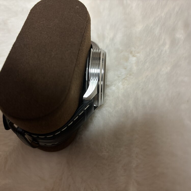 ブライトリング その他 AB011（高級時計）の商品画像 - 査定依頼日：2025年4月9日 - 最高査定価格：450,000円