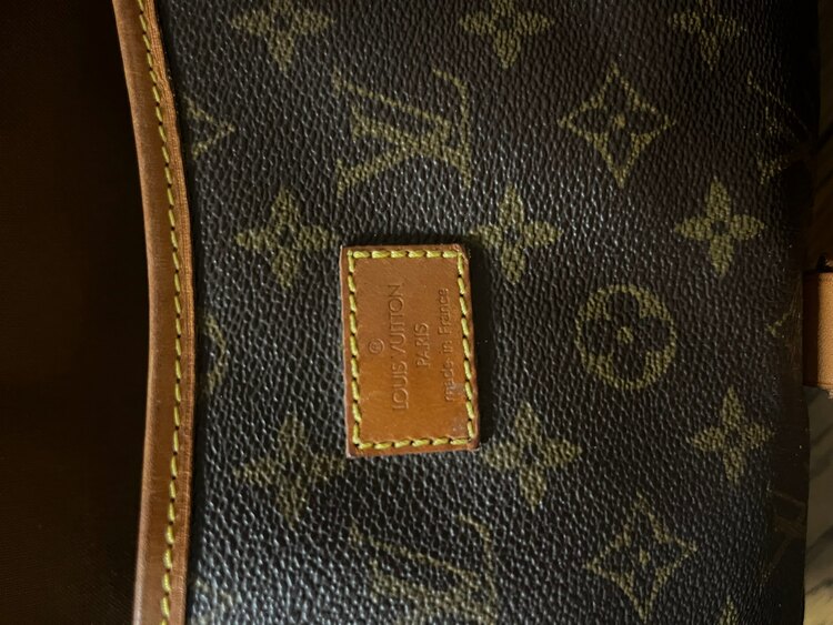 ルイヴィトン モノグラム ソミュール35（ブランドバッグ）の商品画像 - 査定依頼日：2025年4月14日 - 最高査定価格：70,000円