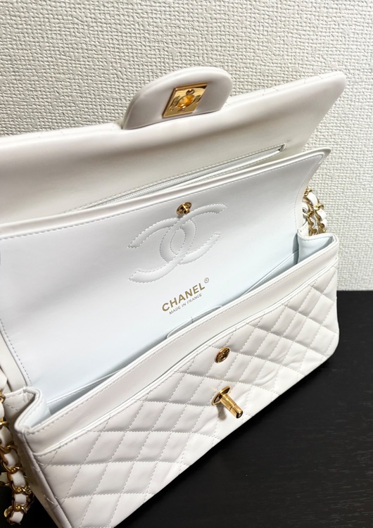 シャネル　バッグ　マトラッセ　ホワイト　ゴールド（ブランドバッグ）の商品画像 - 査定依頼日：2025年10月17日 - 最高査定価格：700,000円