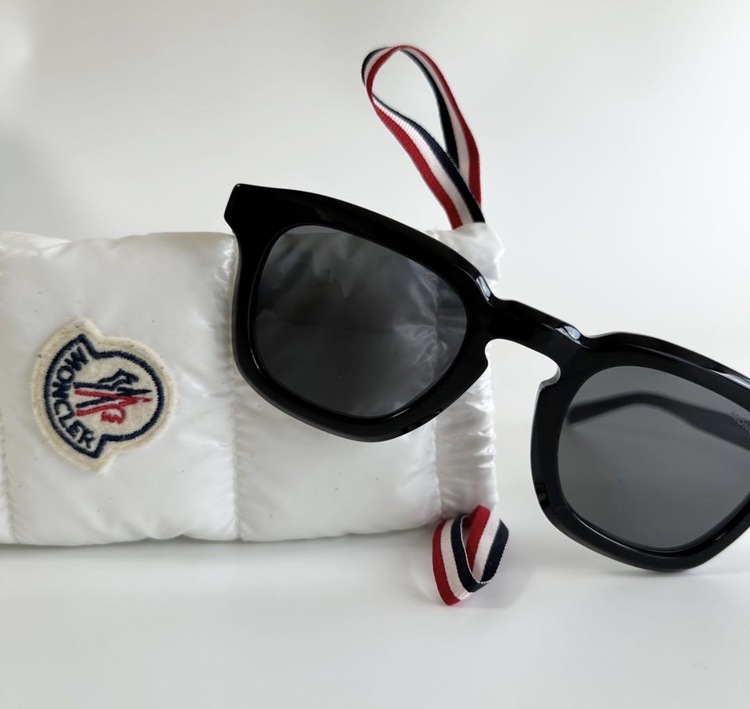 サングラス（古着・ファッション）の商品画像 - 査定依頼日：2026年2月20日 - 最高査定価格：10,000円