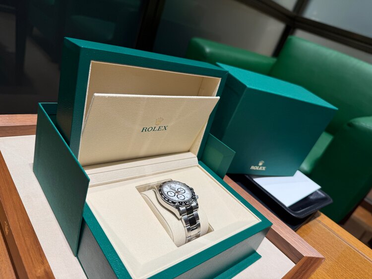 ロレックス デイトナ 126500Ln（高級時計）の商品画像 - 査定依頼日：2025年4月17日 - 最高査定価格：4,650,000円