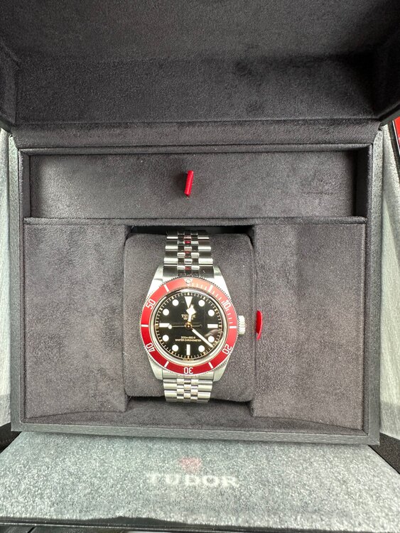 M 7941A1A0RU-0003（高級時計）の商品画像 - 査定依頼日：2025年3月27日 - 最高査定価格：380,000円