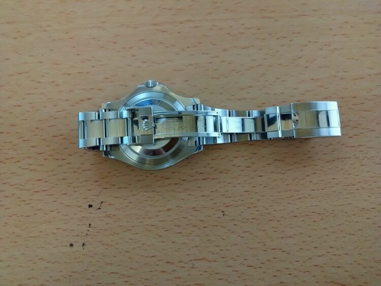 ヨットマスターロレジウム　116622（高級時計）の商品画像 - 査定依頼日：2025年11月17日 - 最高査定価格：1,600,000円