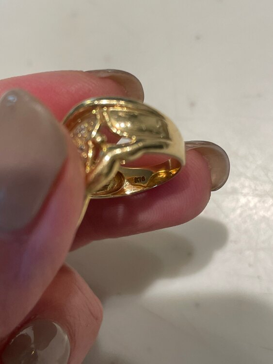 石付きリング（金・貴金属）の商品画像 - 査定依頼日：2025年4月28日 - 最高査定価格：250,000円