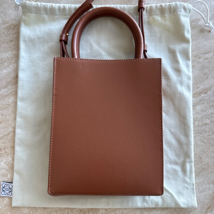 LOEWE ロエベ スタンダード A5 トート（ブランドバッグ）の商品画像 - 査定依頼日：2026年10月2日 - 最高査定価格：80,000円