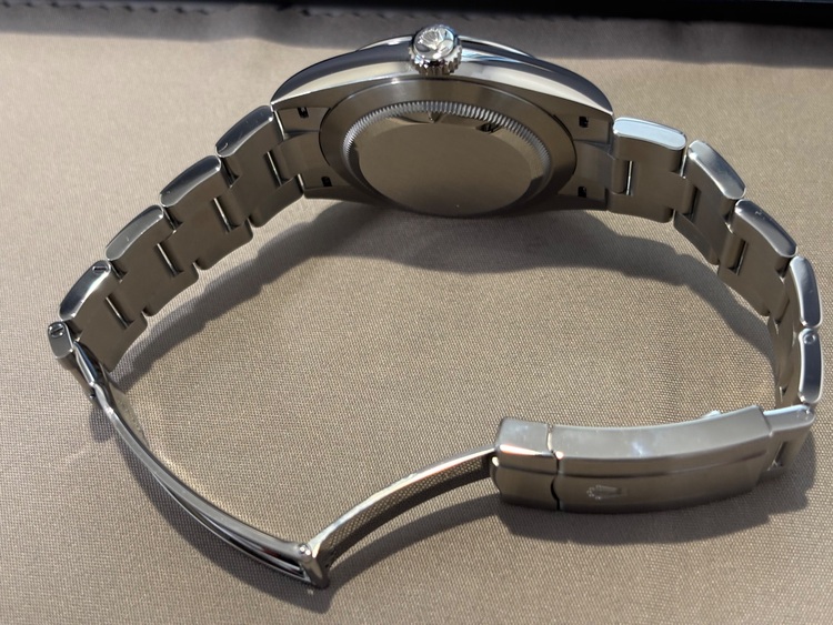 134300 オイパペ　グリーン（高級時計）の商品画像 - 査定依頼日：2025年6月25日 - 最高査定価格：1,450,000円