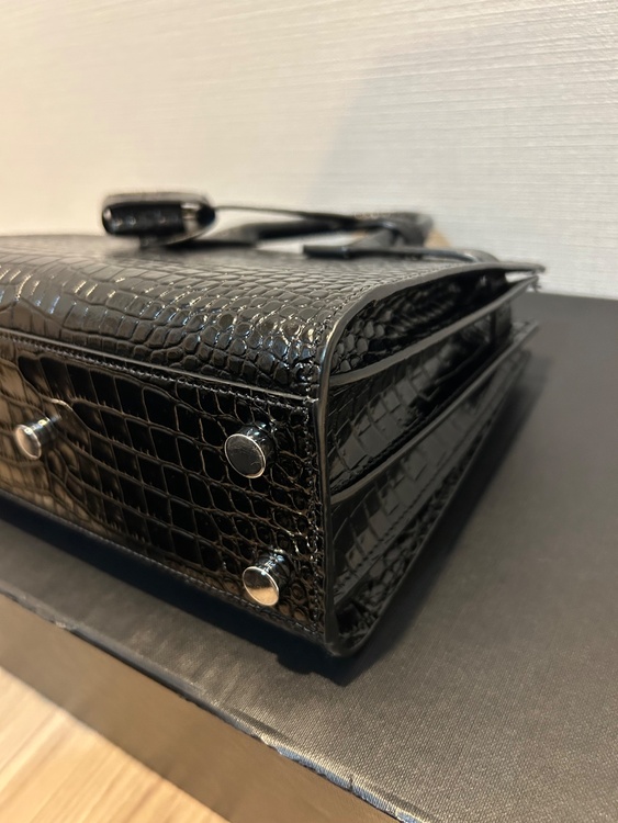 イブサンローラン  （ブランドバッグ）の商品画像 - 査定依頼日：2026年1月10日 - 最高査定価格：120,000円