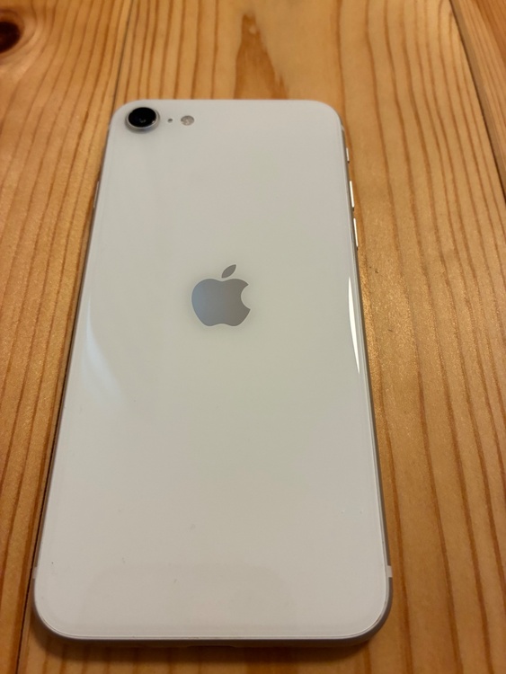 iphoneSE2（スマホ）の商品画像 - 査定依頼日：2026年9月27日 - 最高査定価格：11,000円
