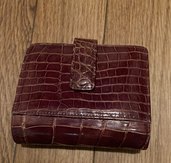 クロコダイル財布　ノーブランド（ブランド財布・小物）の商品画像 - 査定依頼日：2023年10月12日 - 最高査定価格：1,000円