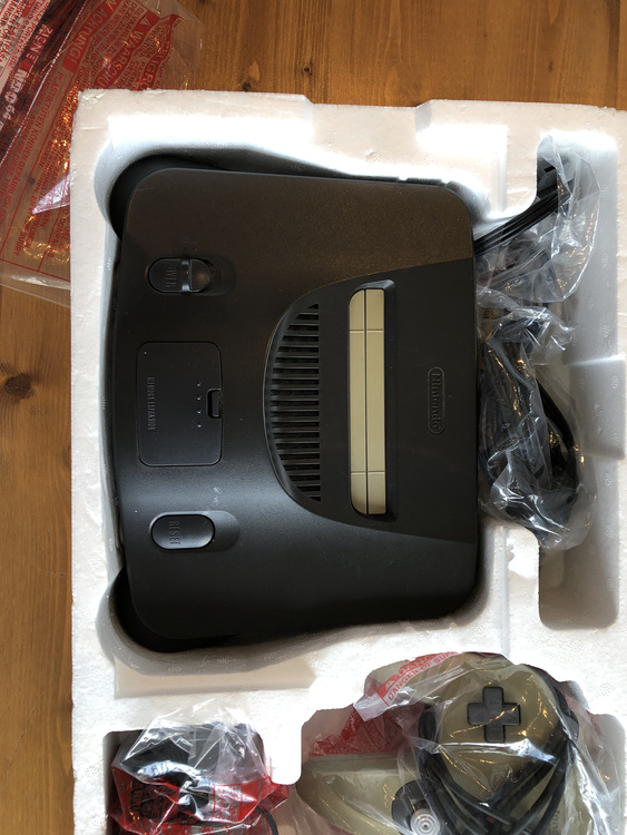 ニンテンドー64（ゲーム機本体・ゲームソフト）の商品画像 - 査定依頼日：2021年5月3日 - 最高査定価格：700円