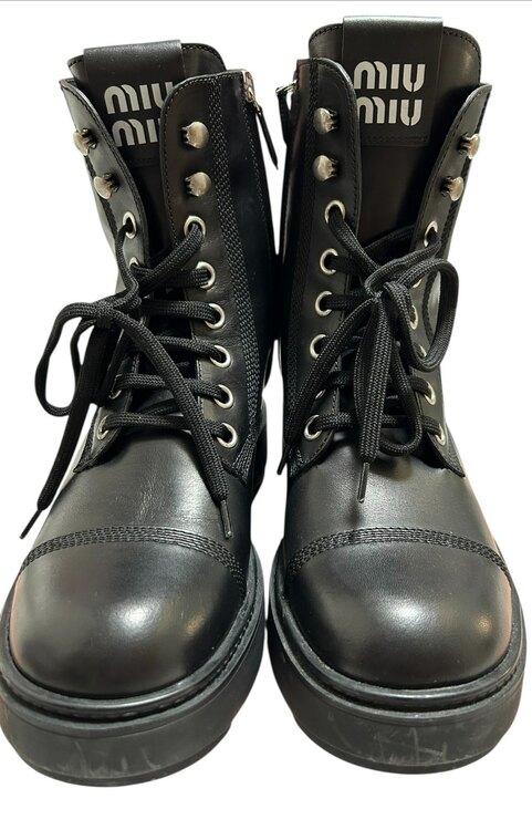 ミュウミュウ  （ブランドバッグ）の商品画像 - 査定依頼日：2025年5月12日 - 最高査定価格：35,000円