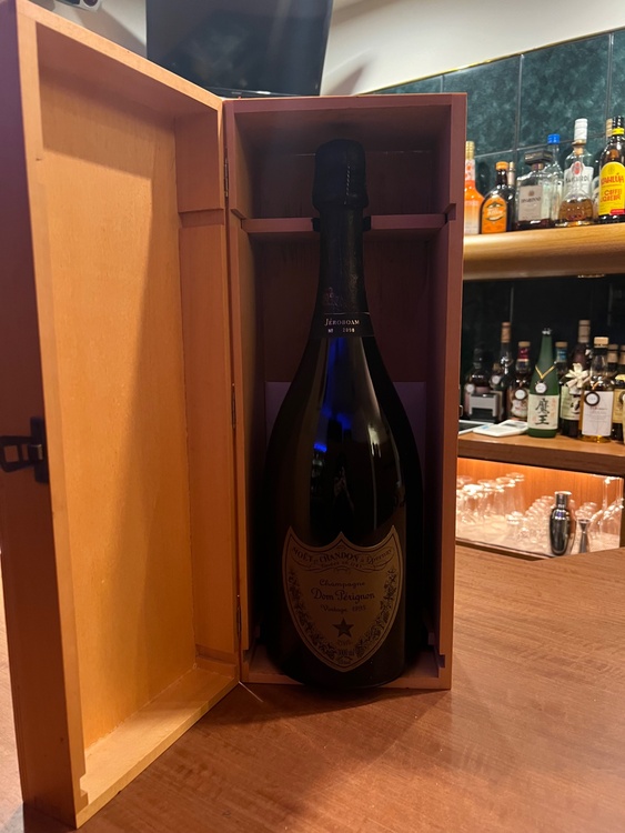 ドンペリニョン　ジョロボアム（お酒）の商品画像 - 査定依頼日：2026年7月19日 - 最高査定価格：150,000円