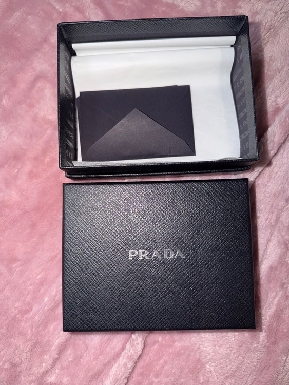 プラダ  （ブランドバッグ）の商品画像 - 査定依頼日：2026年1月25日 - 最高査定価格：30,000円