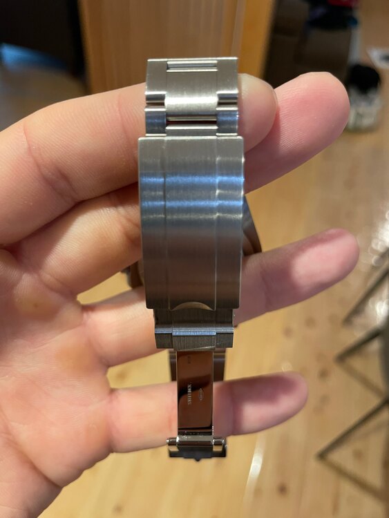 126610LV（高級時計）の商品画像 - 査定依頼日：2024年9月9日 - 最高査定価格：2,300,000円