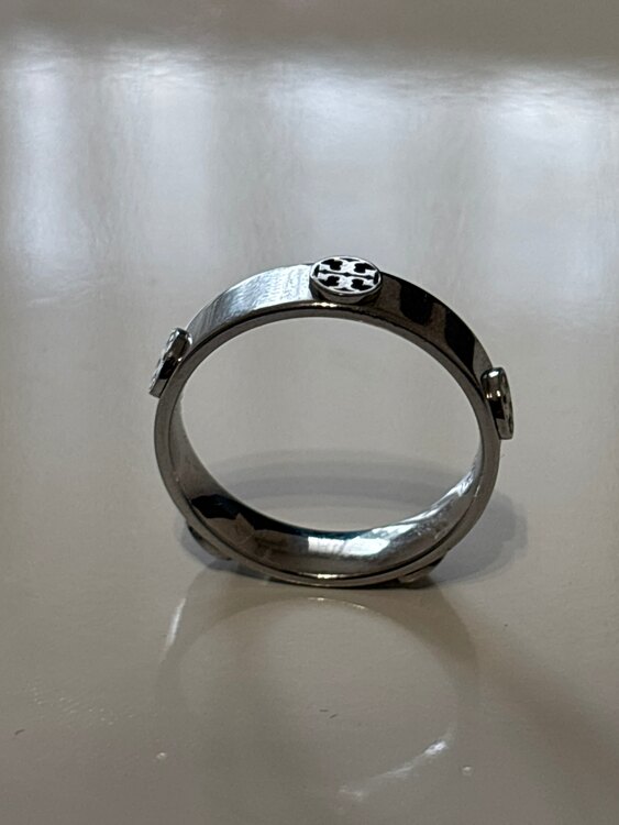 トリーバーチ（金・貴金属）の商品画像 - 査定依頼日：2025年1月21日 - 最高査定価格：3,000円