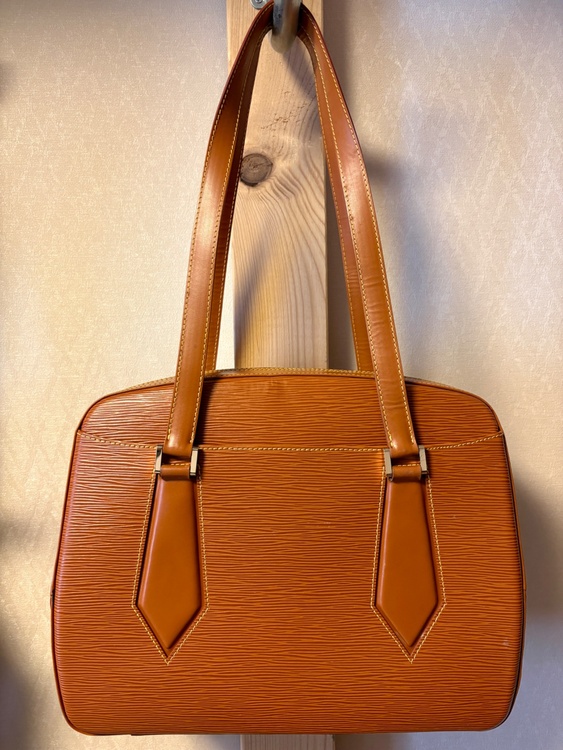 LOUIS VUITTON ビバリー　ハンドバッグ ストラップ付き　M51120（ブランドバッグ）の商品画像 - 査定依頼日：2026年2月4日 - 最高査定価格：45,000円