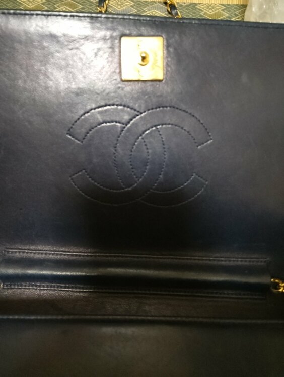 シャネル　マトラッセ　ショルダーバック　ラムスキン　ネイビー　（ブランドバッグ）の商品画像 - 査定依頼日：2025年12月30日 - 最高査定価格：50,000円