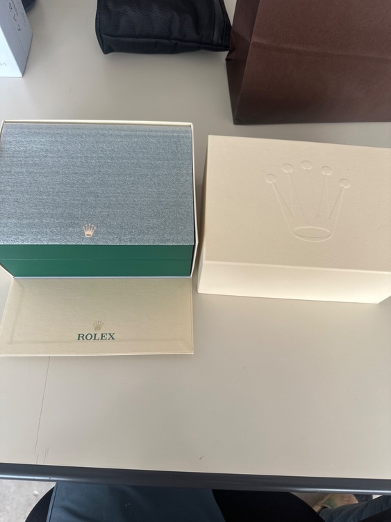 GMTマスター2（高級時計）の商品画像 - 査定依頼日：2025年9月16日 - 最高査定価格：3,250,000円