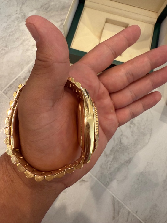 ロレックス デイデイト 22823（高級時計）の商品画像 - 査定依頼日：2025年7月26日 - 最高査定価格：7,000,000円