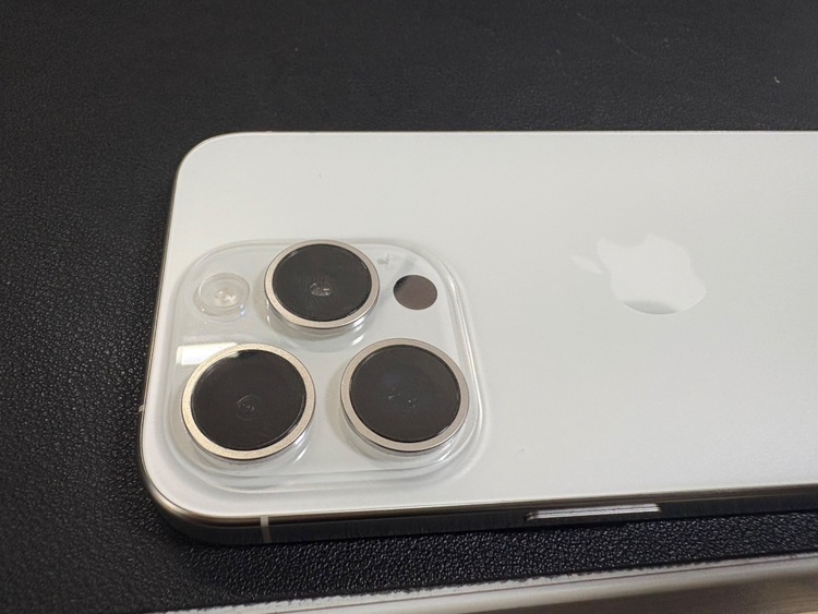 iPhone 15 Pro 128GB SIMフリー（スマホ）の商品画像 - 査定依頼日：2025年6月11日 - 最高査定価格：97,000円