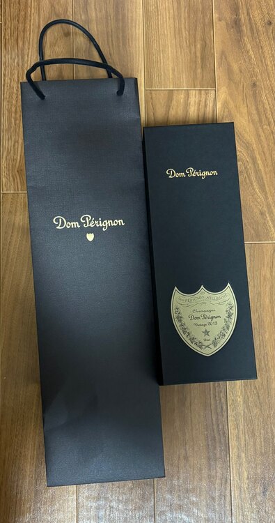シャンパン ドン・ペリニヨン （お酒）の商品画像 - 査定依頼日：2025年4月8日 - 最高査定価格：19,000円