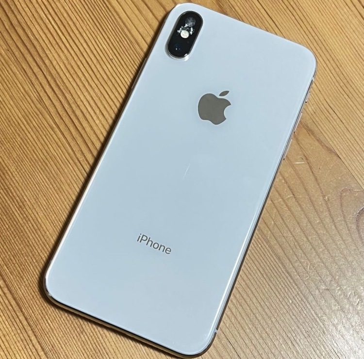 iPhoneXシルバー（スマホ）の商品画像 - 査定依頼日：2026年7月16日 - 最高査定価格：2,000円